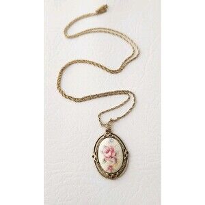 Vintage 1928 Jewelry Roses Gold Tone Pendant Necklace